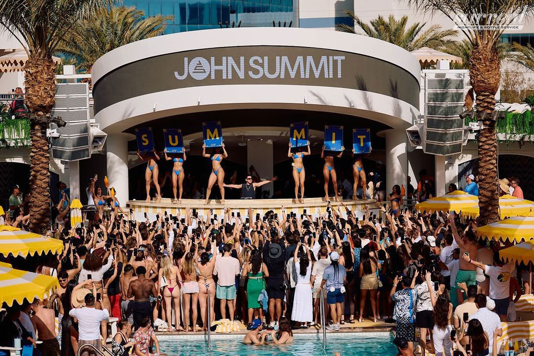 john summit liv beach