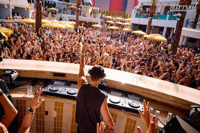 las-vegas-pool-party