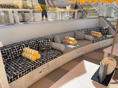 Pool Couch (6 Guests)