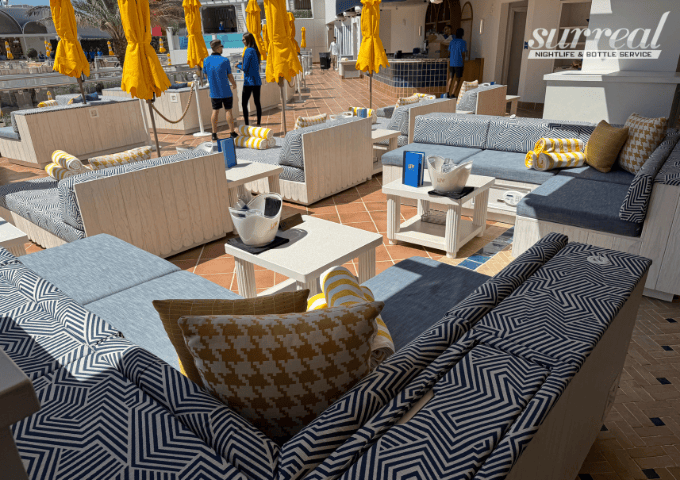 liv beach terrace table